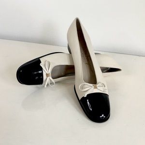 SALVATORE FERRAGAMO PUMPS